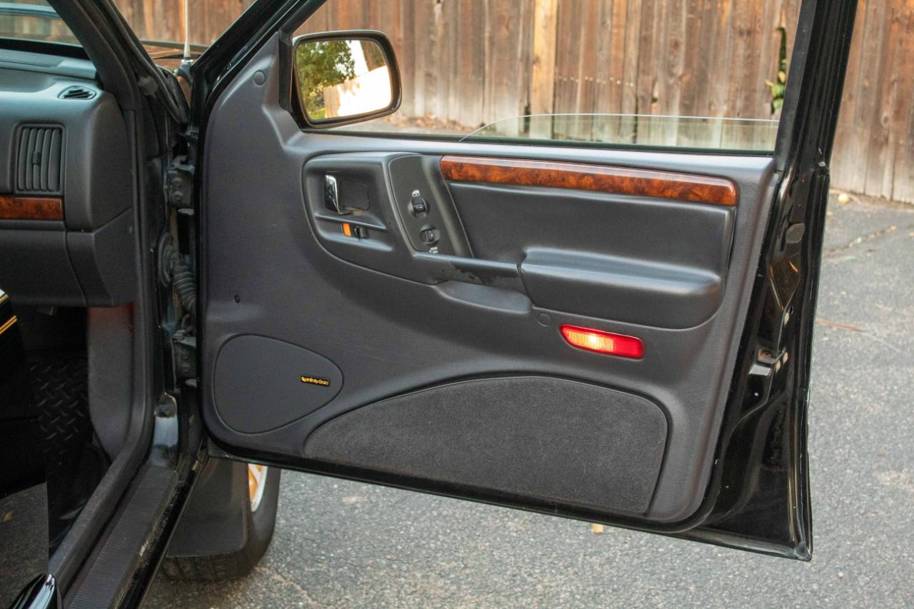 Jeep Grand Cherokee photo 37