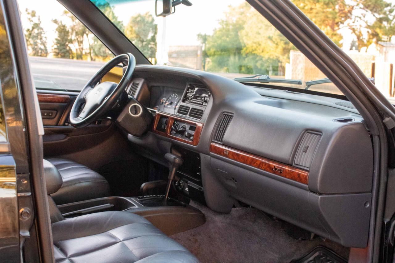Jeep Grand Cherokee photo 39
