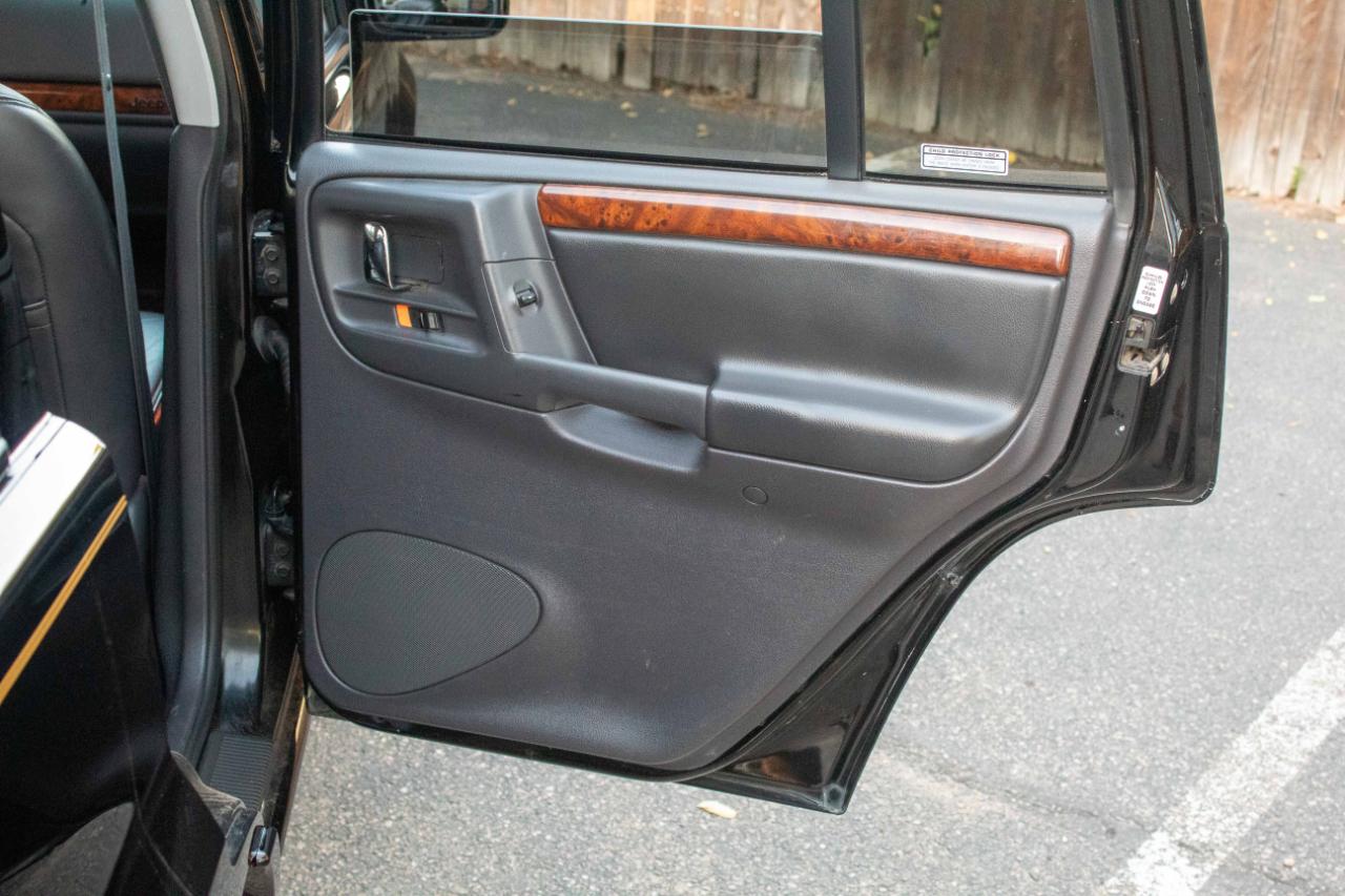 Jeep Grand Cherokee photo 40