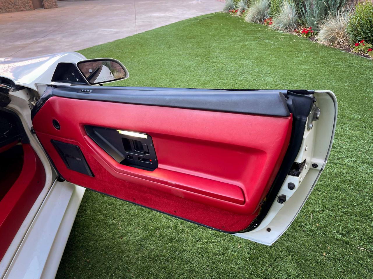 Chevrolet Corvette Convertible 1986