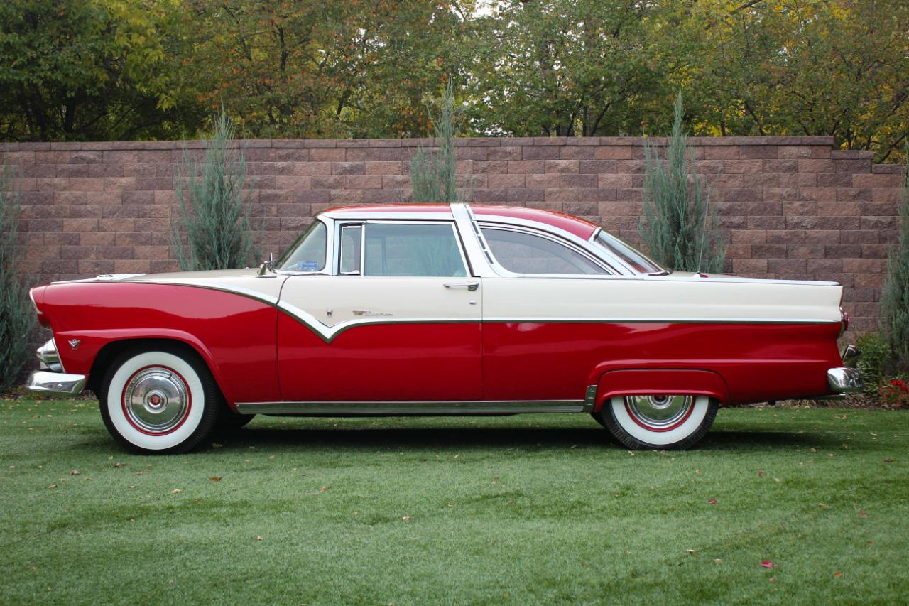 Ford Crown Victoria  1955