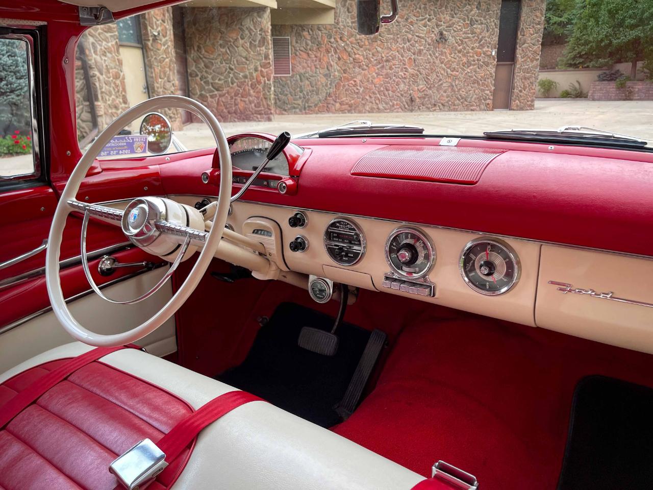 Ford Crown Victoria  1955