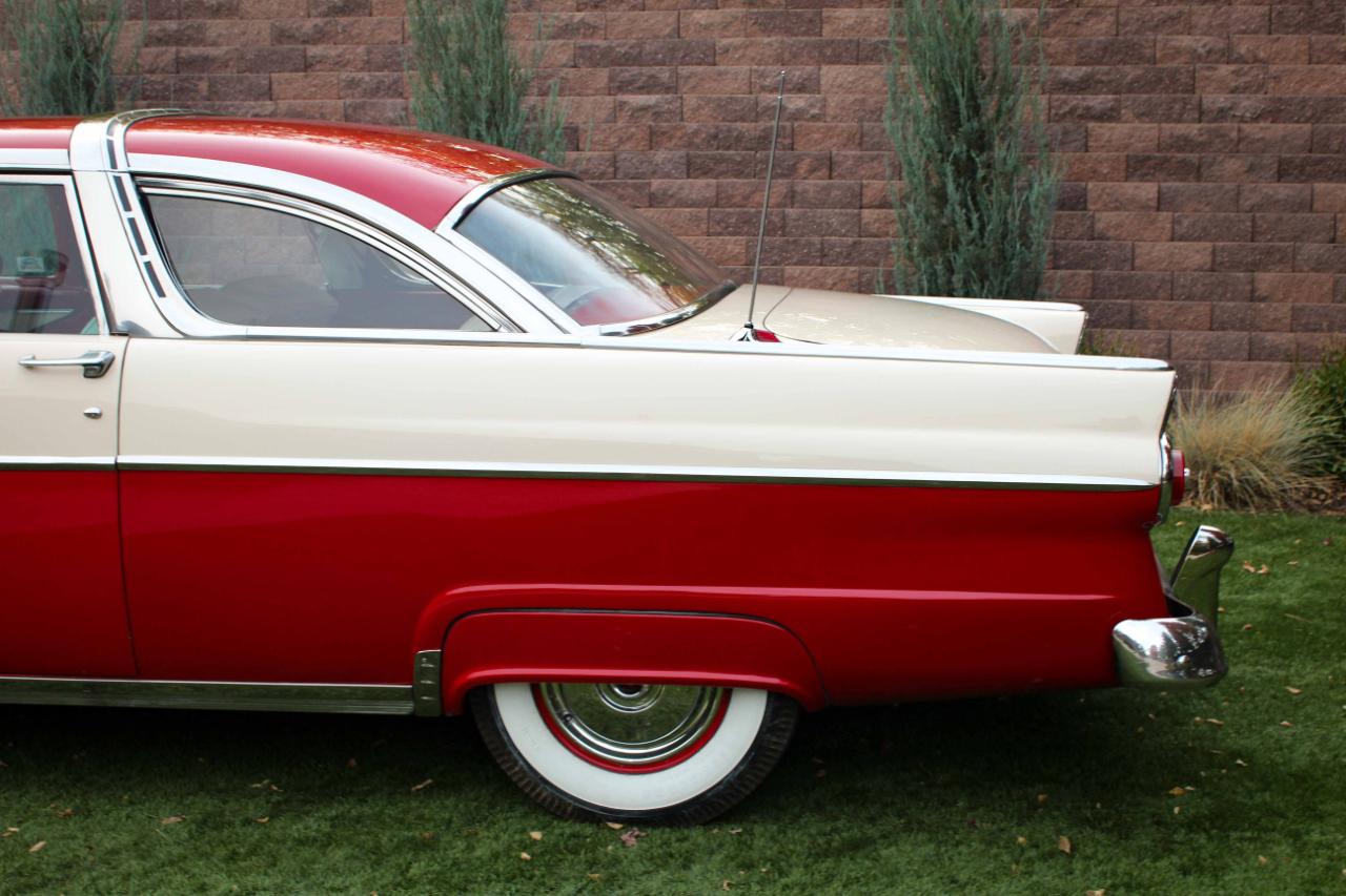 Ford Crown Victoria  1955