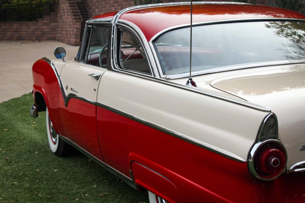 Ford Crown Victoria  1955