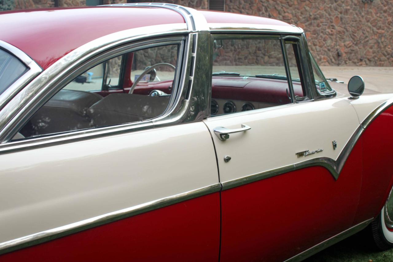 Ford Crown Victoria  1955