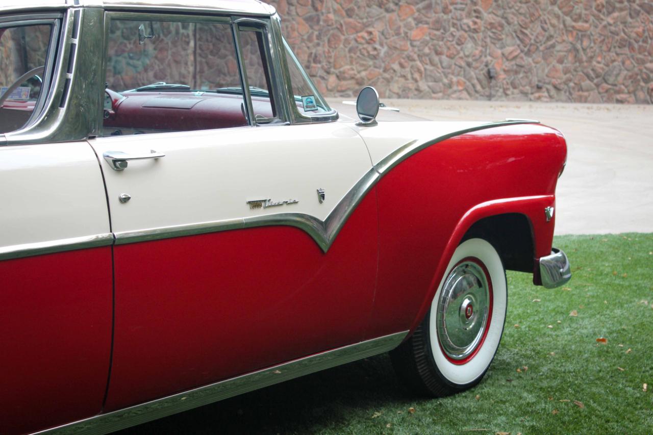 Ford Crown Victoria  1955