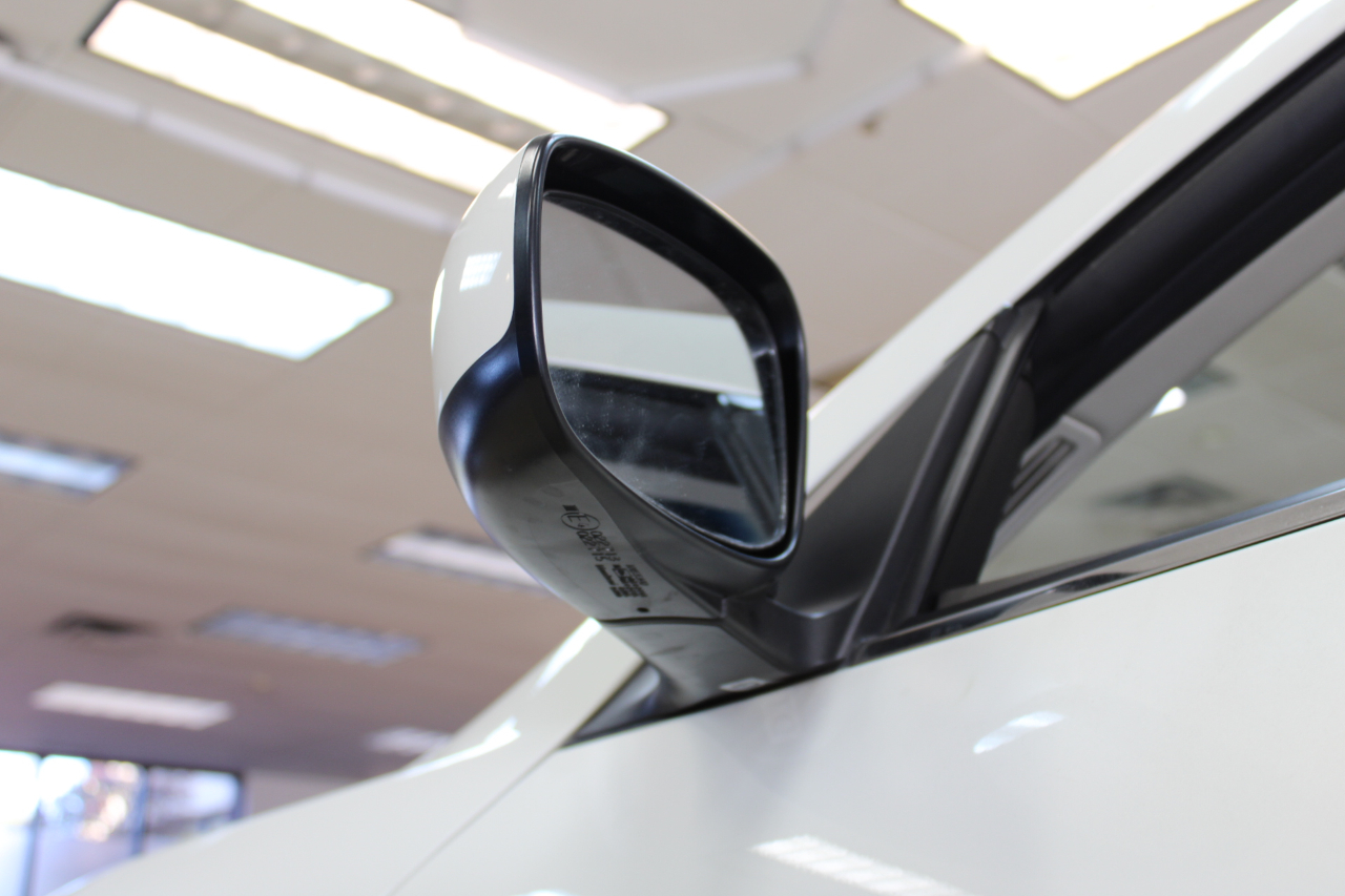 2010 Infiniti G37 Convertible Sport photo 2