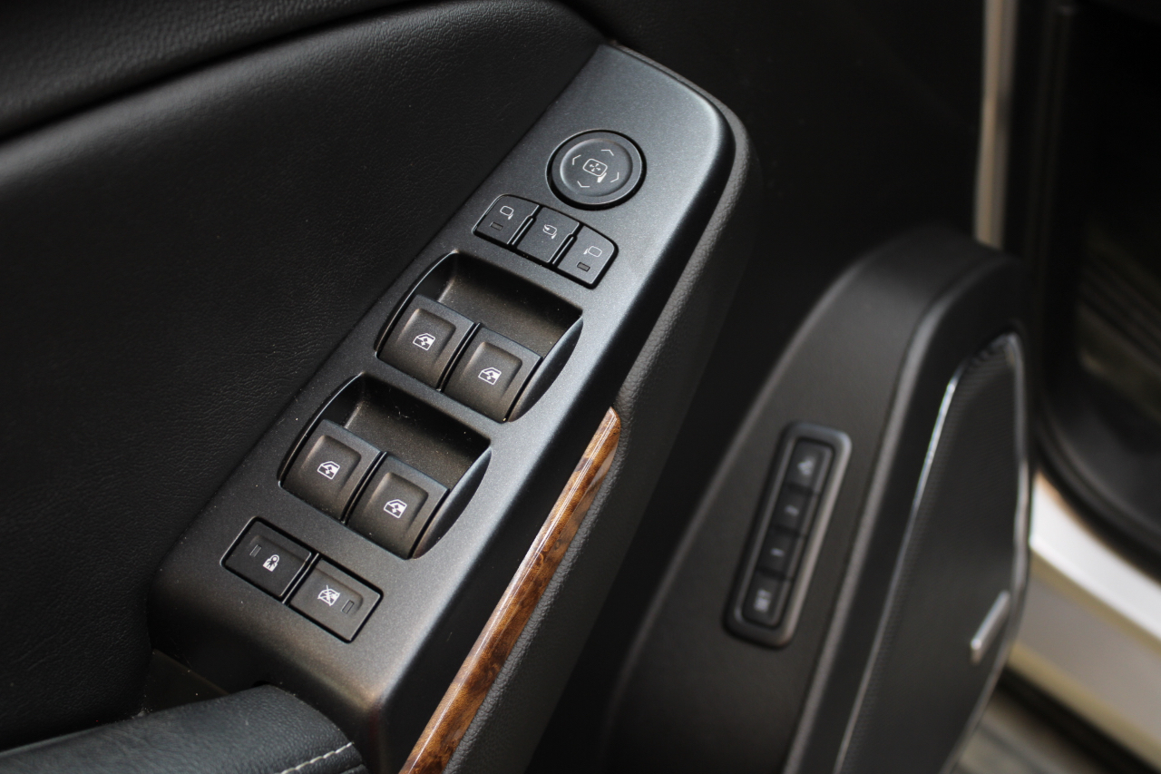 2015 CHEVROLET TAHOE - Image 25