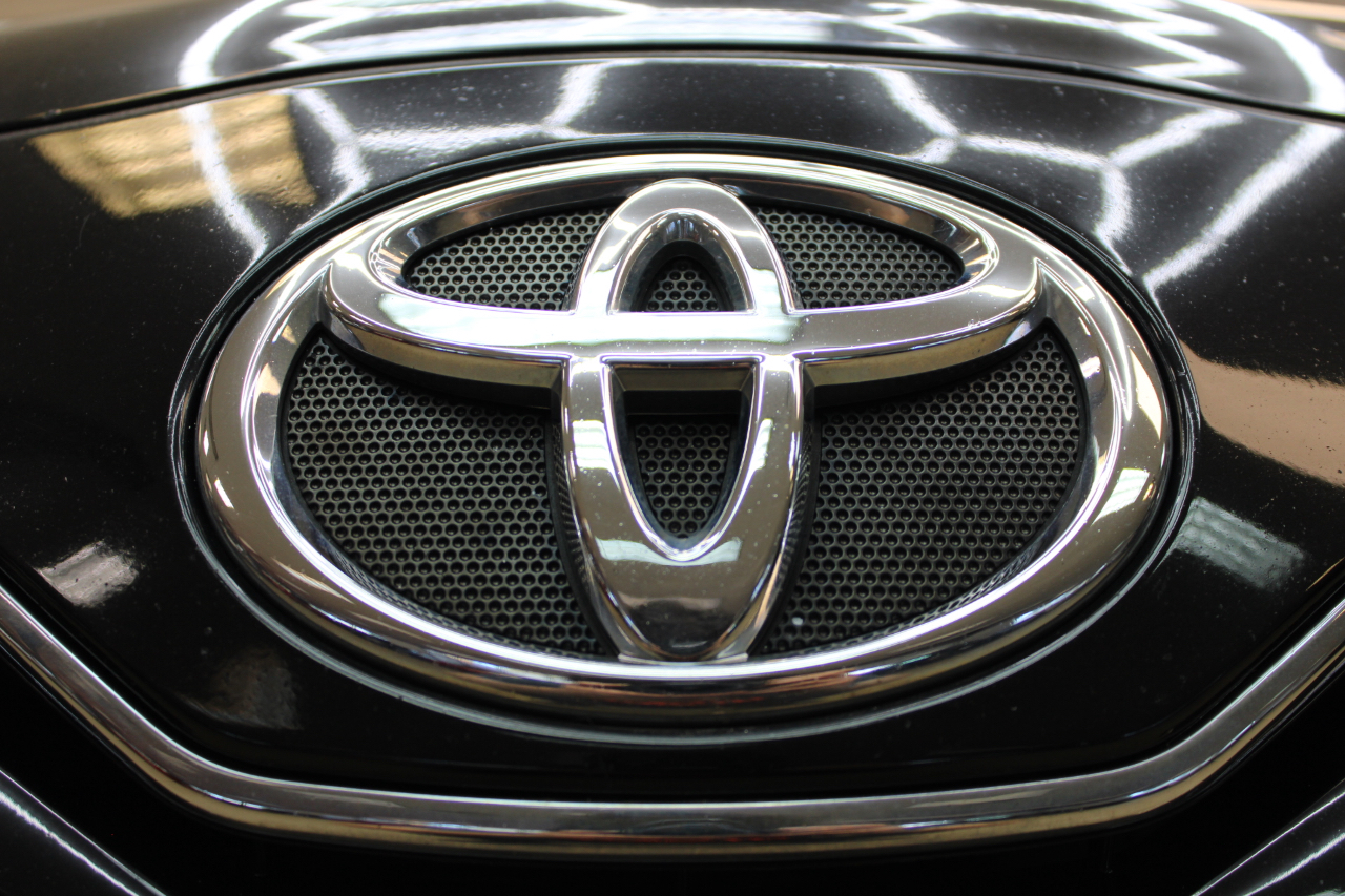 2011 TOYOTA CAMRY - Image 11