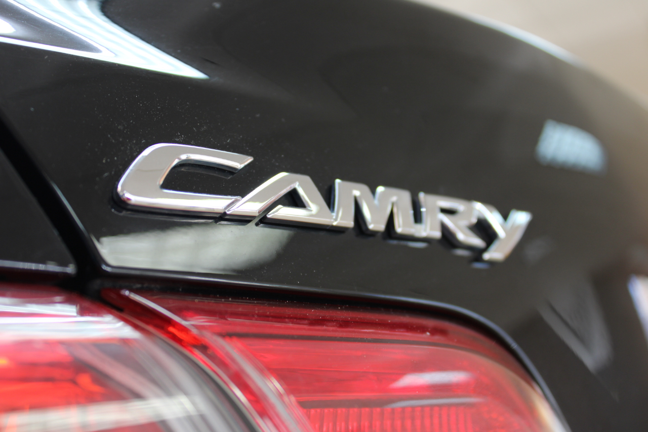 2011 TOYOTA CAMRY - Image 18