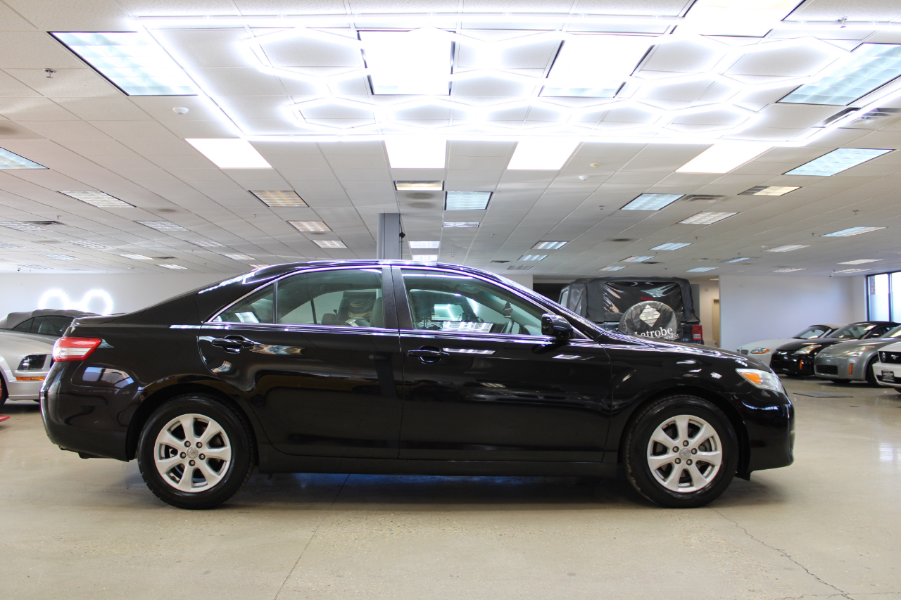 2011 TOYOTA CAMRY - Image 20