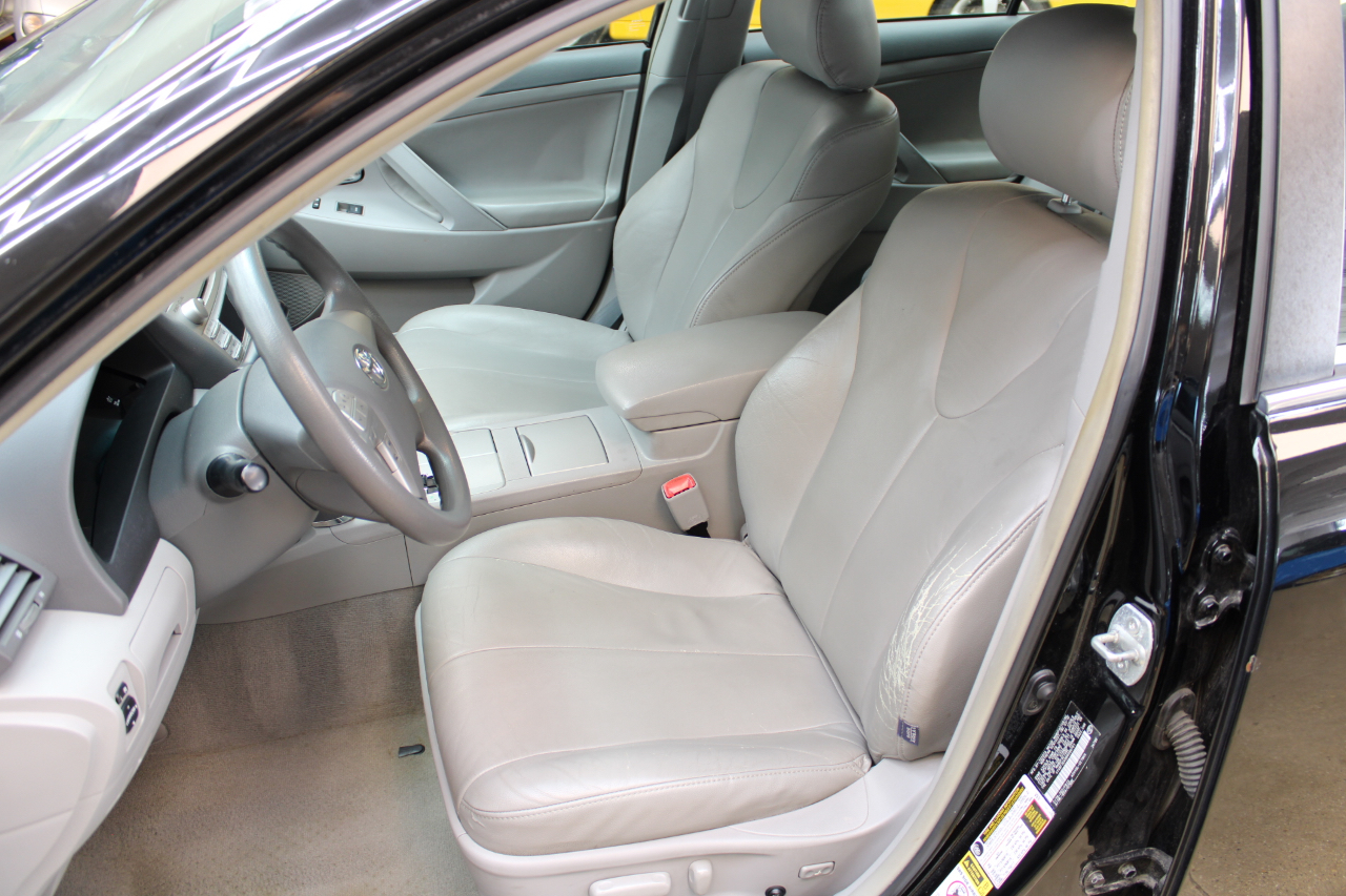 2011 TOYOTA CAMRY - Image 24