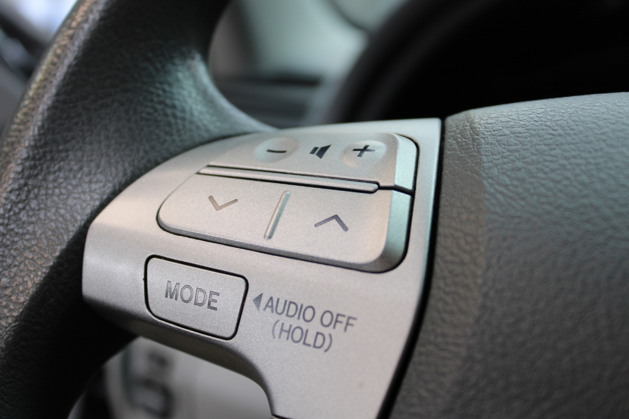 2011 TOYOTA CAMRY - Image 33