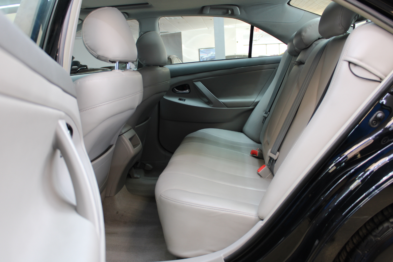 2011 TOYOTA CAMRY - Image 38