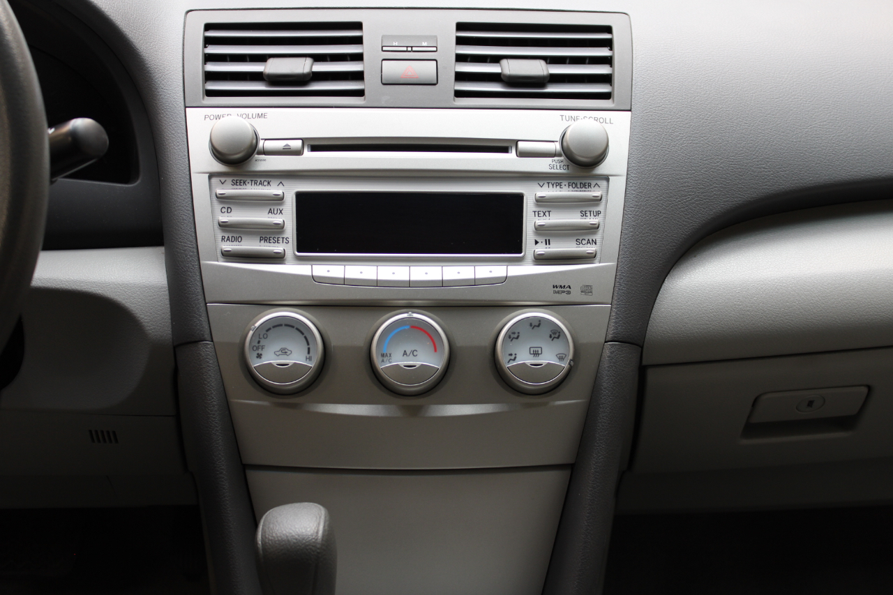 2011 TOYOTA CAMRY - Image 42