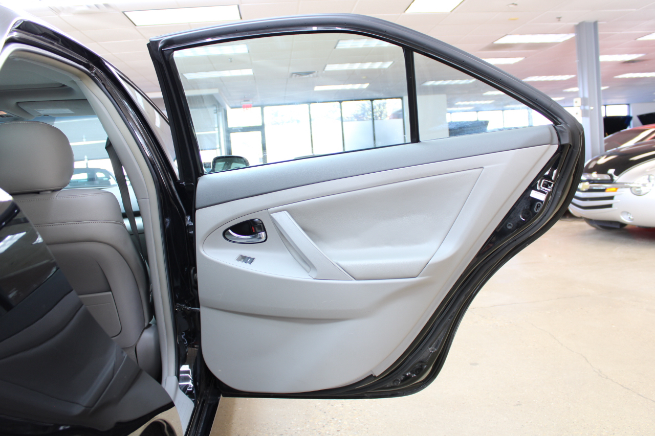 2011 TOYOTA CAMRY - Image 43