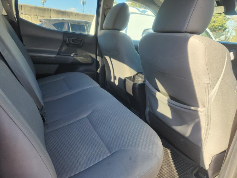 Toyota Tacoma SR5 Double Cab I4 2WD 2022