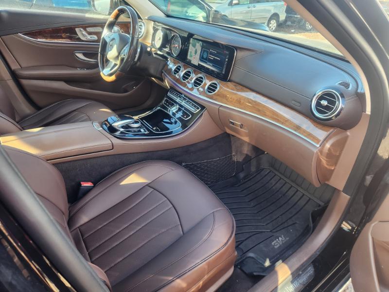 Mercedes-Benz E-Class E300 Luxury 4MATIC Sedan 2017