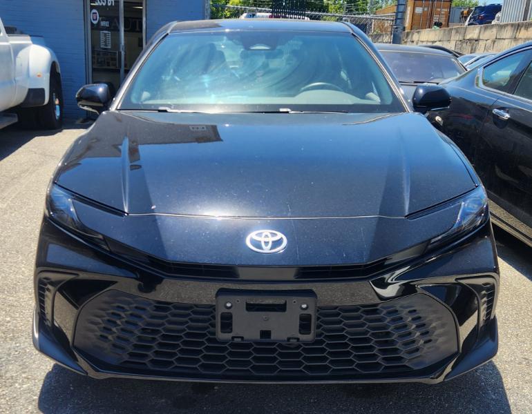 Toyota Camry Hybrid SE 2025