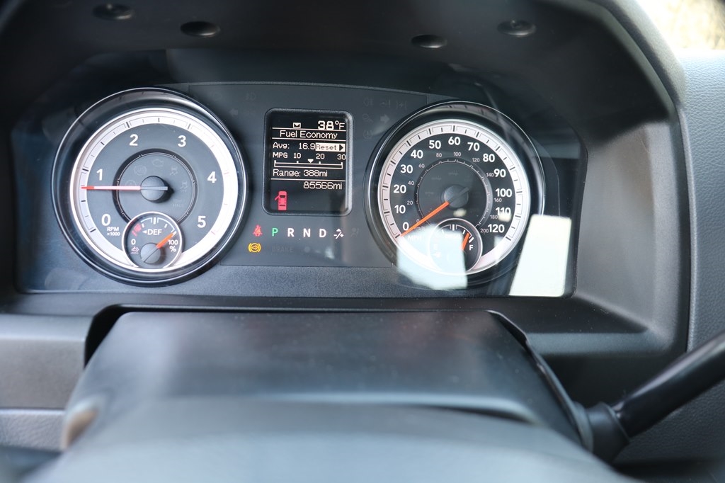 RAM 2500 Tradesman Crew Cab SWB 4WD 2015