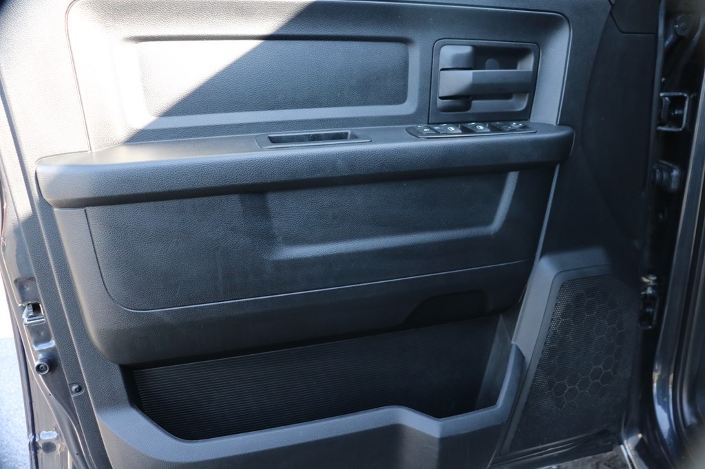 RAM 2500 Tradesman Crew Cab SWB 4WD 2015