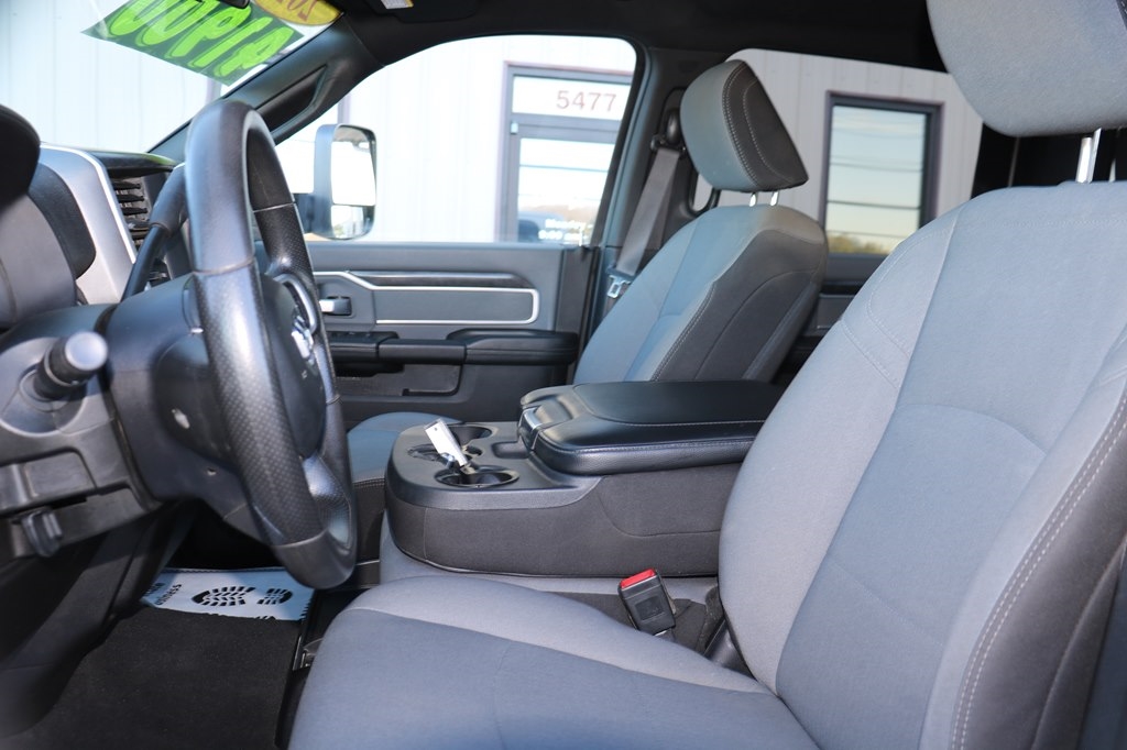 RAM 2500 Big Horn Crew Cab 4WD 2022