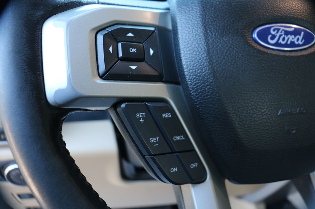 Ford F-350 SD Lariat Crew Cab 4WD 2017