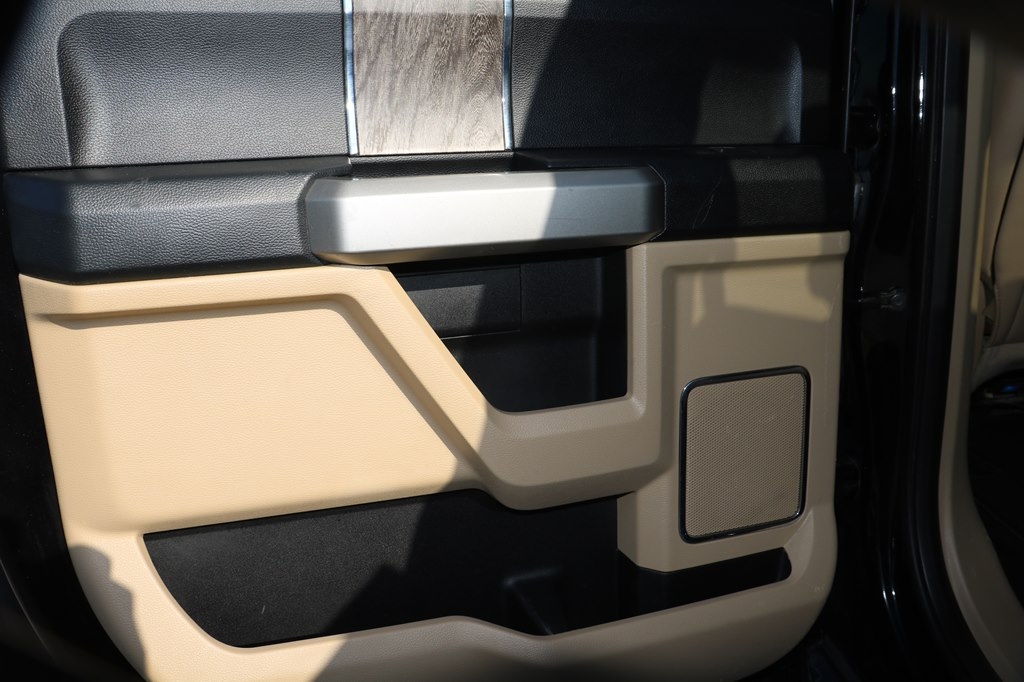 Ford F-350 SD Lariat Crew Cab 4WD 2017