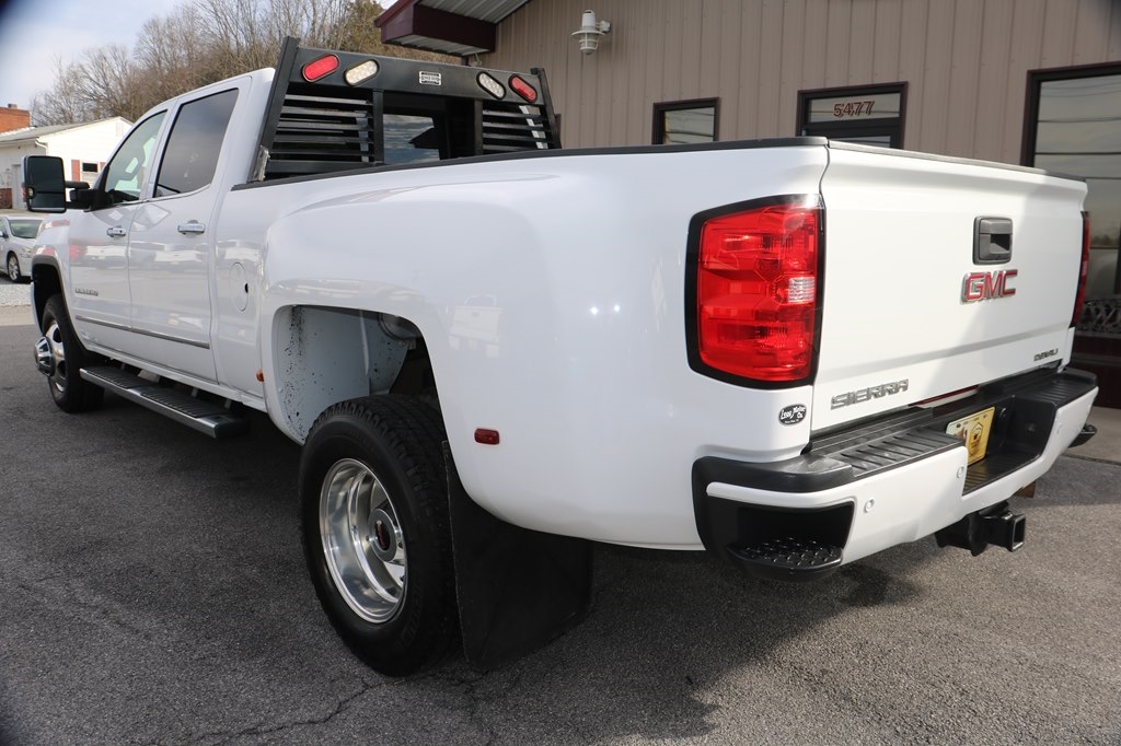 GMC Sierra 3500HD Denali Crew Cab 4WD 2015