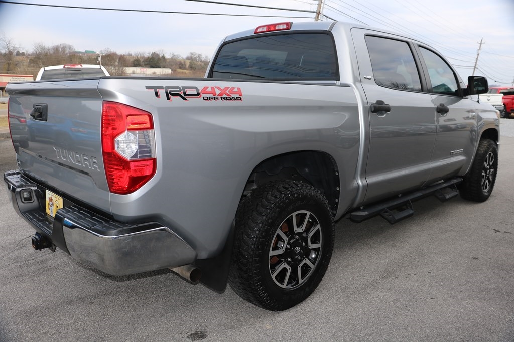 Toyota Tundra SR5 5.7L V8 CrewMax 4WD 2018