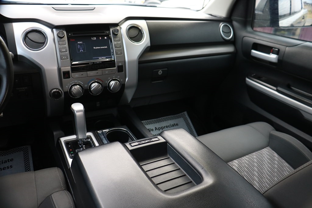 Toyota Tundra SR5 5.7L V8 CrewMax 4WD 2018