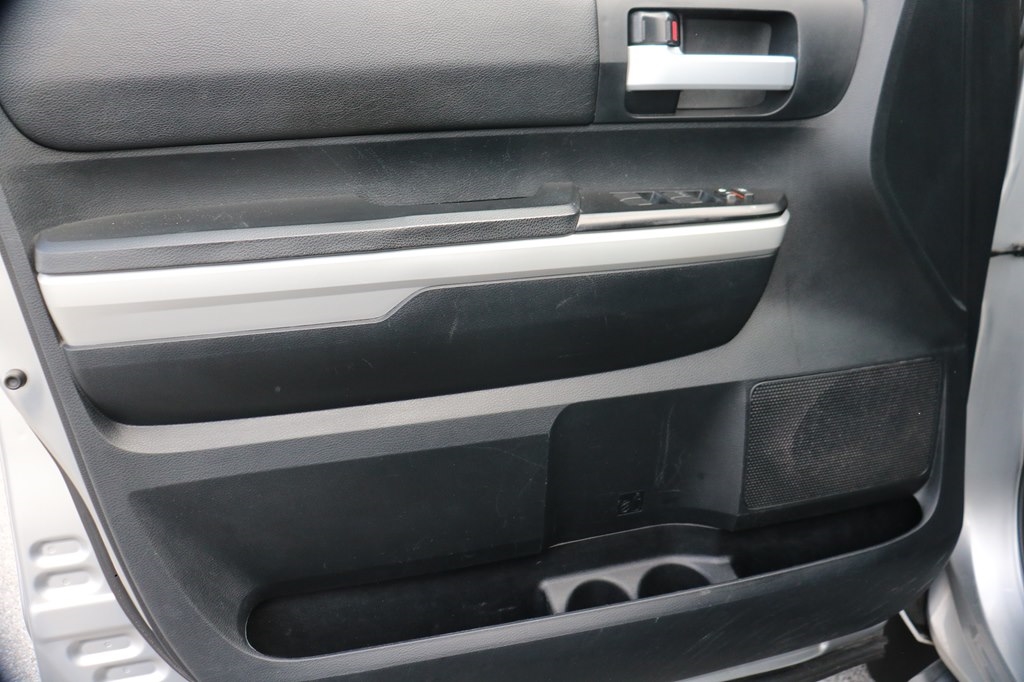 Toyota Tundra SR5 5.7L V8 CrewMax 4WD 2018