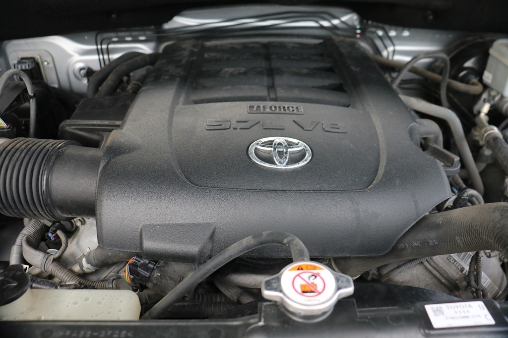 Toyota Tundra SR5 5.7L V8 CrewMax 4WD 2018