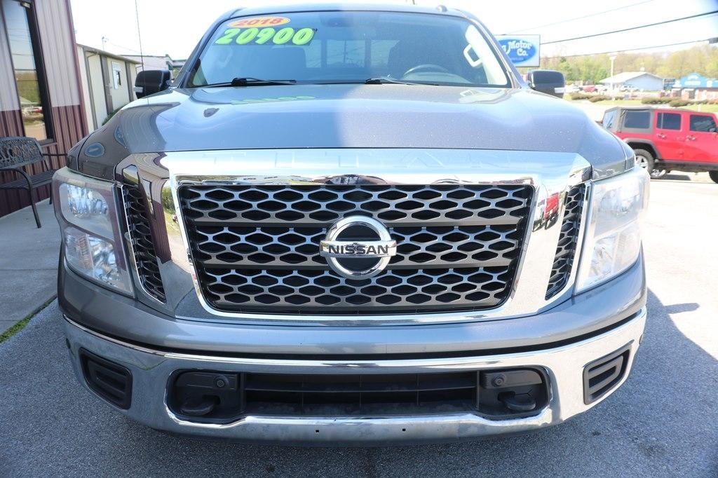 Nissan Titan SV Crew Cab 4WD 2018
