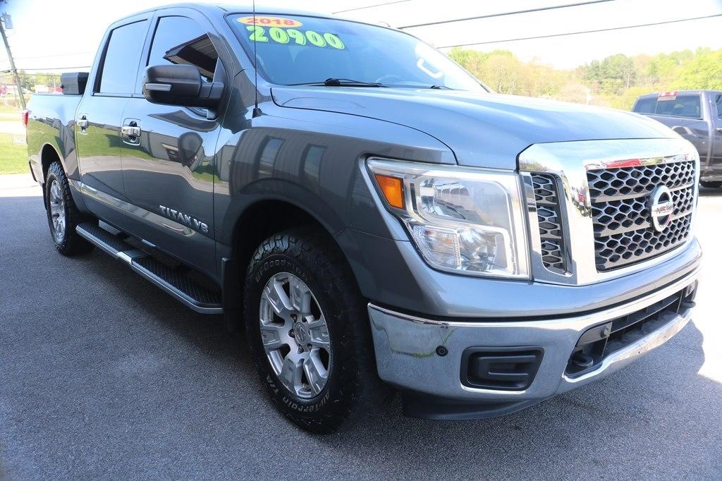 Nissan Titan SV Crew Cab 4WD 2018