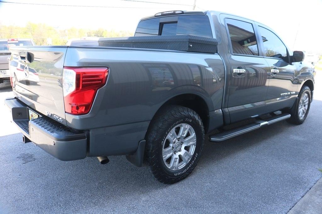 Nissan Titan SV Crew Cab 4WD 2018