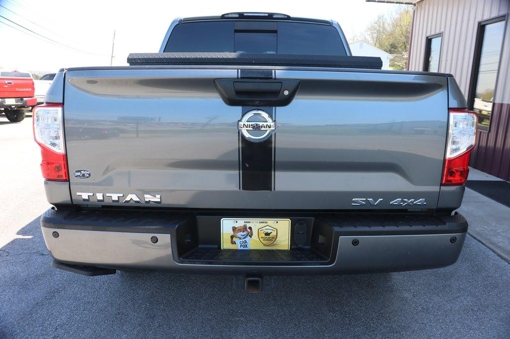 Nissan Titan SV Crew Cab 4WD 2018