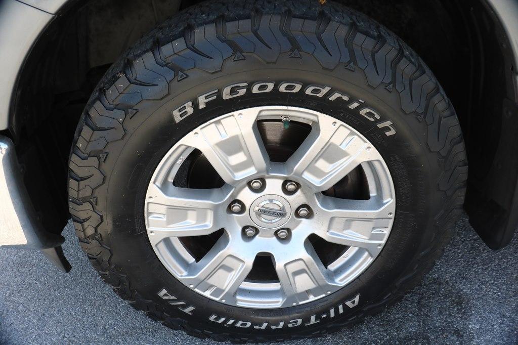 Nissan Titan SV Crew Cab 4WD 2018