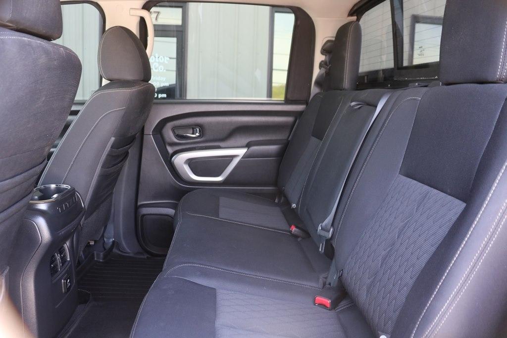 Nissan Titan SV Crew Cab 4WD 2018