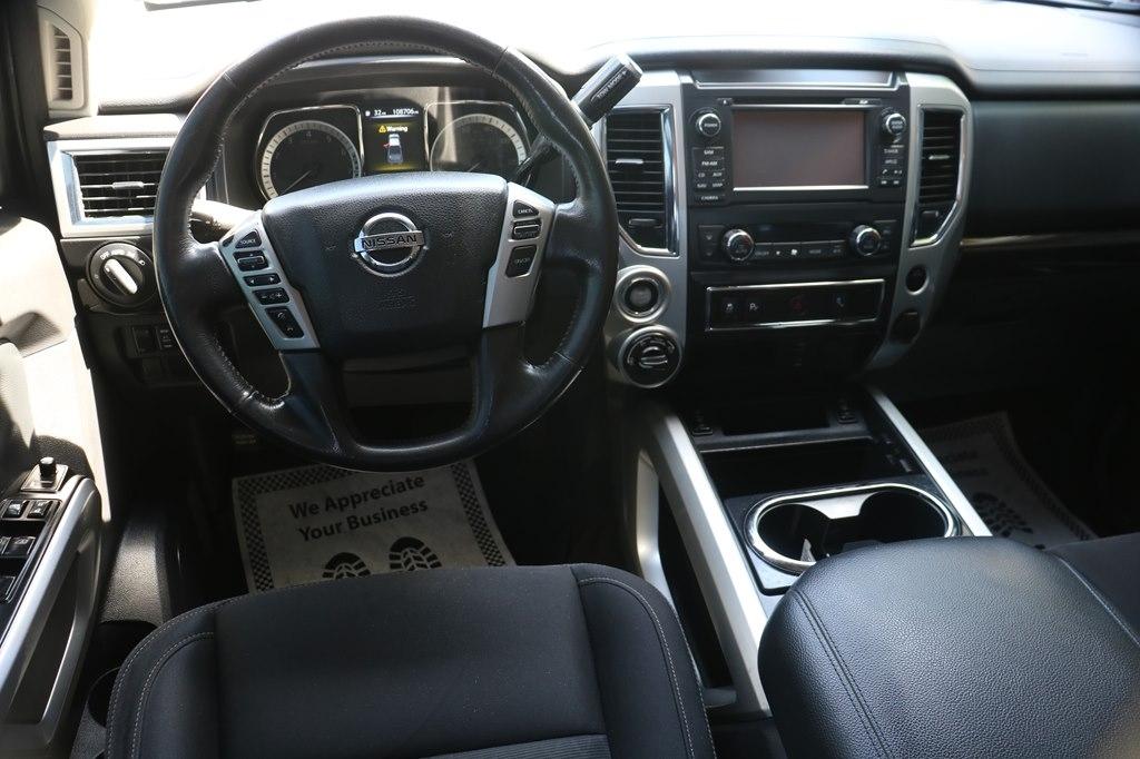 Nissan Titan SV Crew Cab 4WD 2018