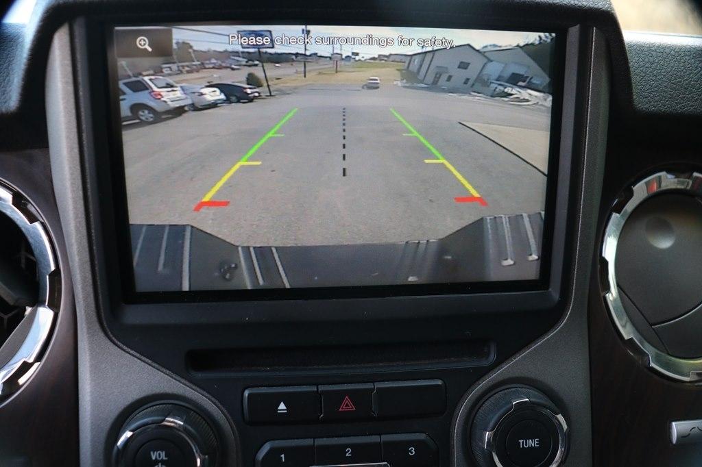 Ford F-350 SD Lariat Crew Cab 4WD 2015