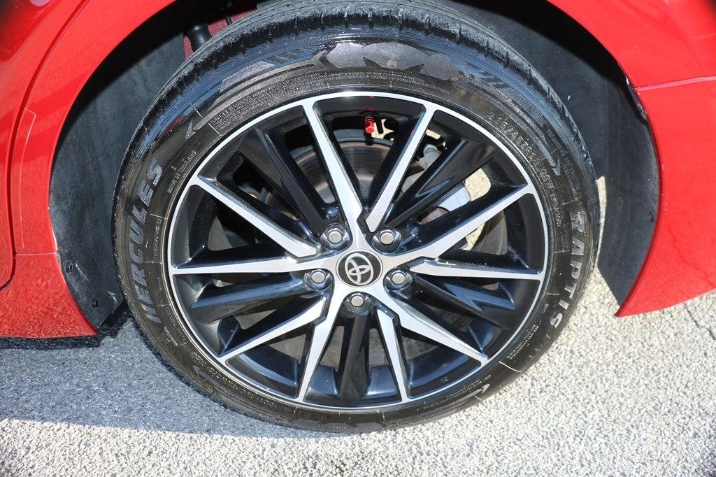 Toyota Camry SE 2021