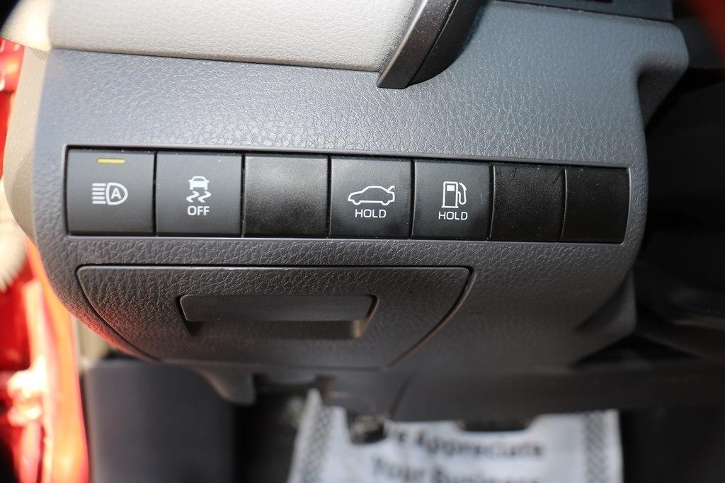 Toyota Camry SE 2021