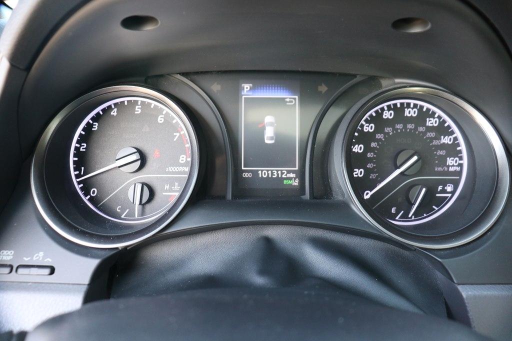 Toyota Camry SE 2021