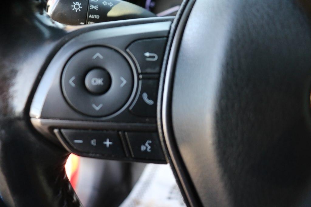 Toyota Camry SE 2021