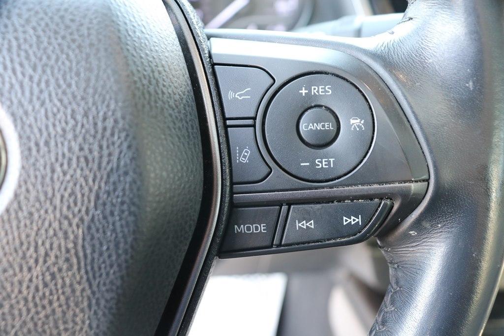 Toyota Camry SE 2021