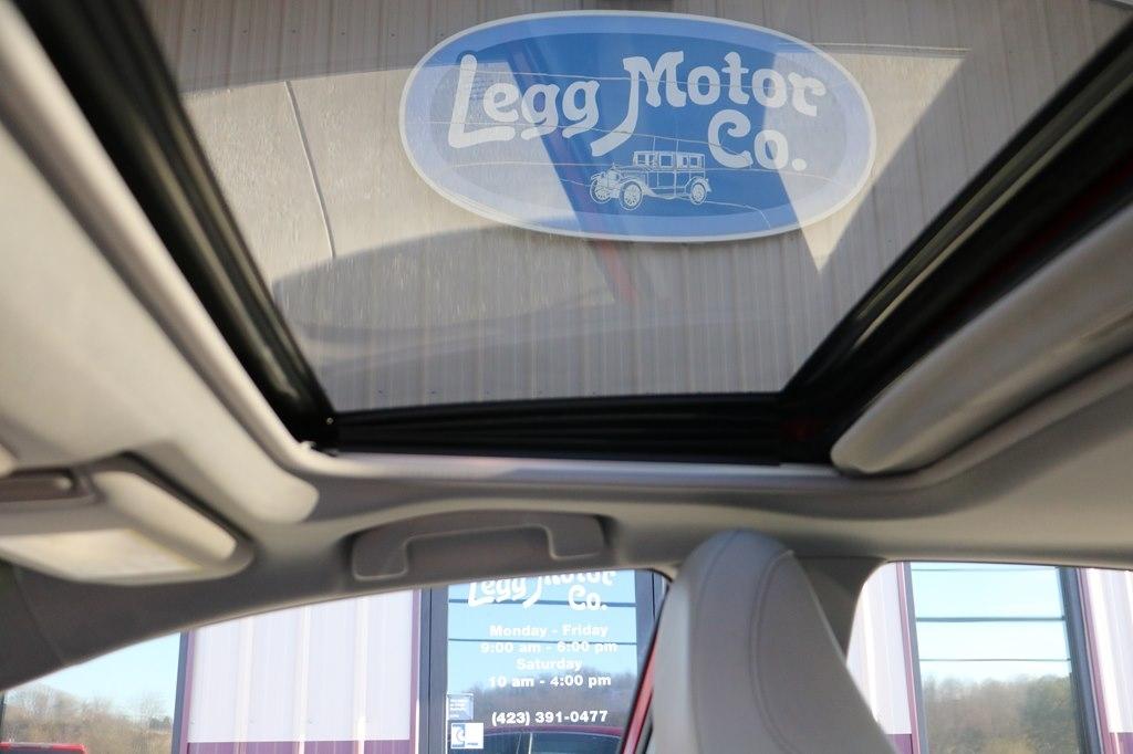 Toyota Camry SE 2021