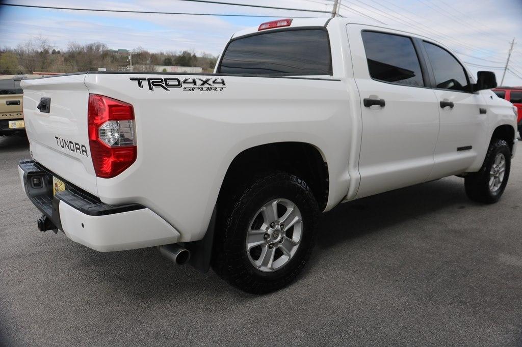 Toyota Tundra SR5 5.7L V8 FFV CrewMax 4WD 2019
