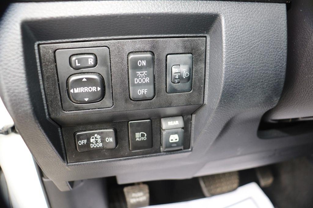 Toyota Tundra SR5 5.7L V8 FFV CrewMax 4WD 2019