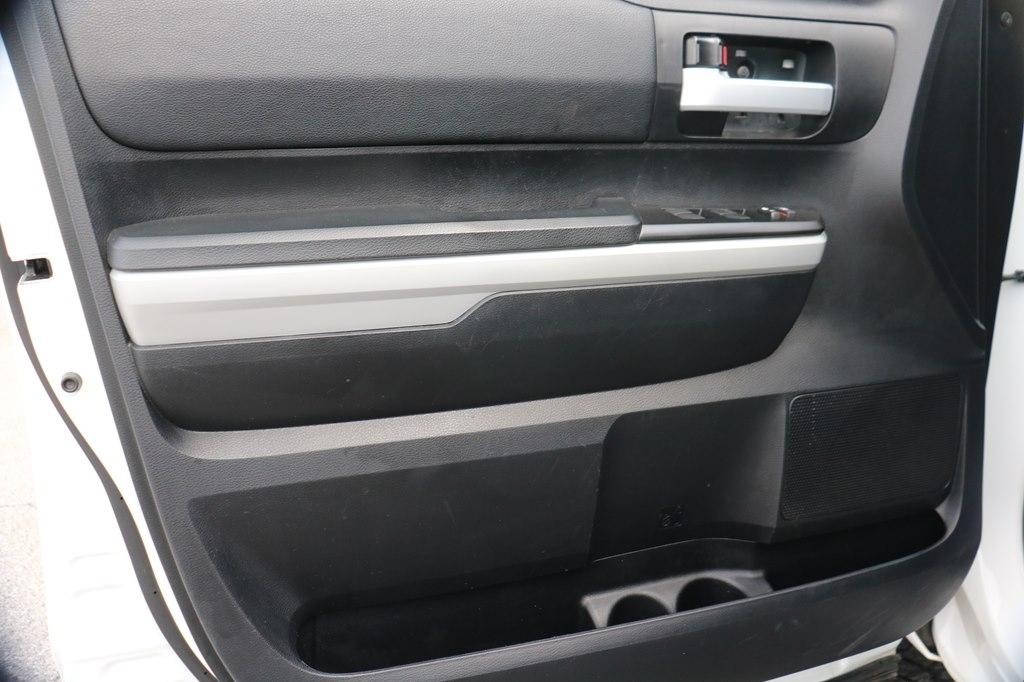 Toyota Tundra SR5 5.7L V8 FFV CrewMax 4WD 2019